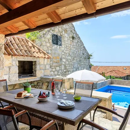 Luciana By Vintage Travel Vila *