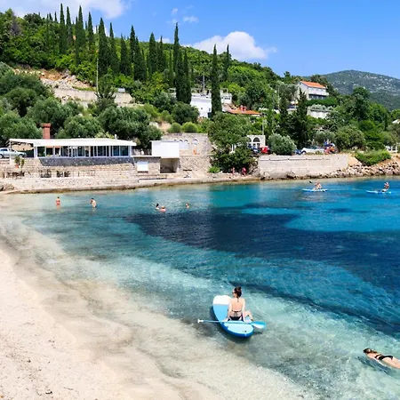 Luciana By Vintage Travel * Mihanici