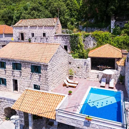 Luciana By Vintage Travel Mihanici