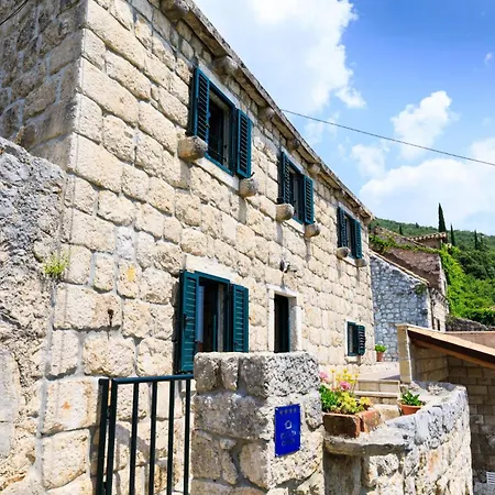 Luciana By Vintage Travel Vila