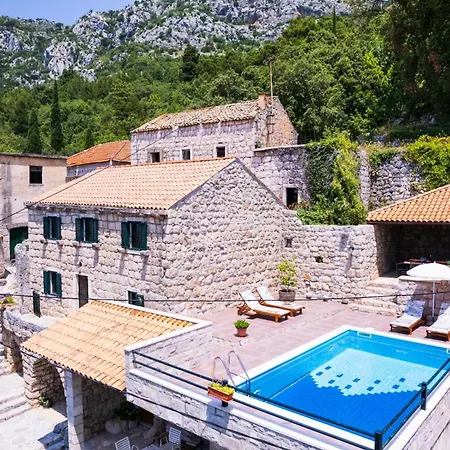 Luciana By Vintage Travel Vila *